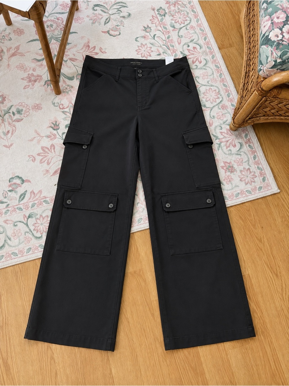 Banana Republic Men's Black Wide Cargo Trousers